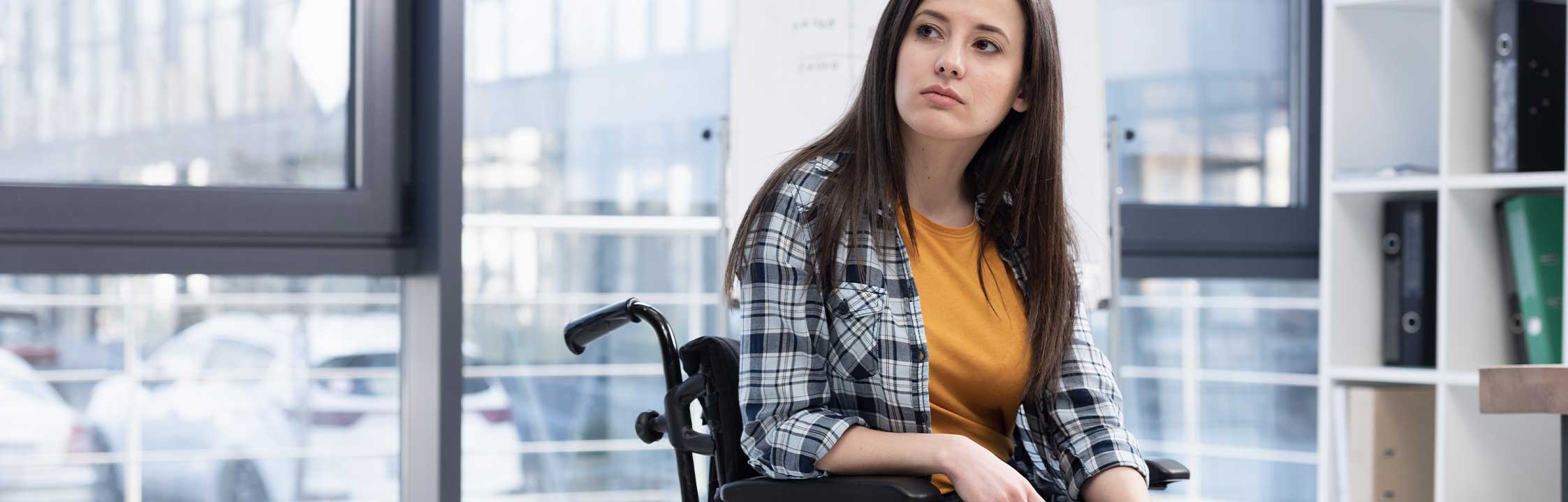 Young lady sitting in a wheelechair